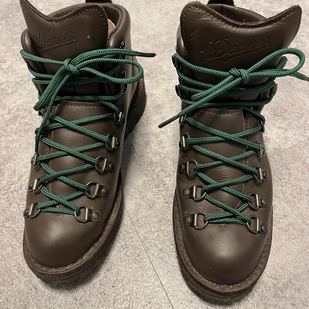 Danner Women's Mountain Light II 5" Brown Leather Mid-Rise Boots, Size 7.5 EUC